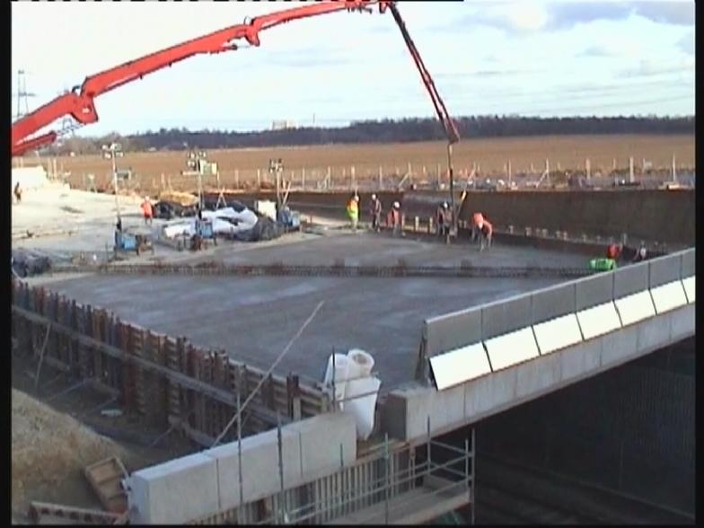 Fourth deck pour being undertaken