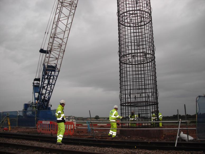 Alex Fullerton setting the pile cage.