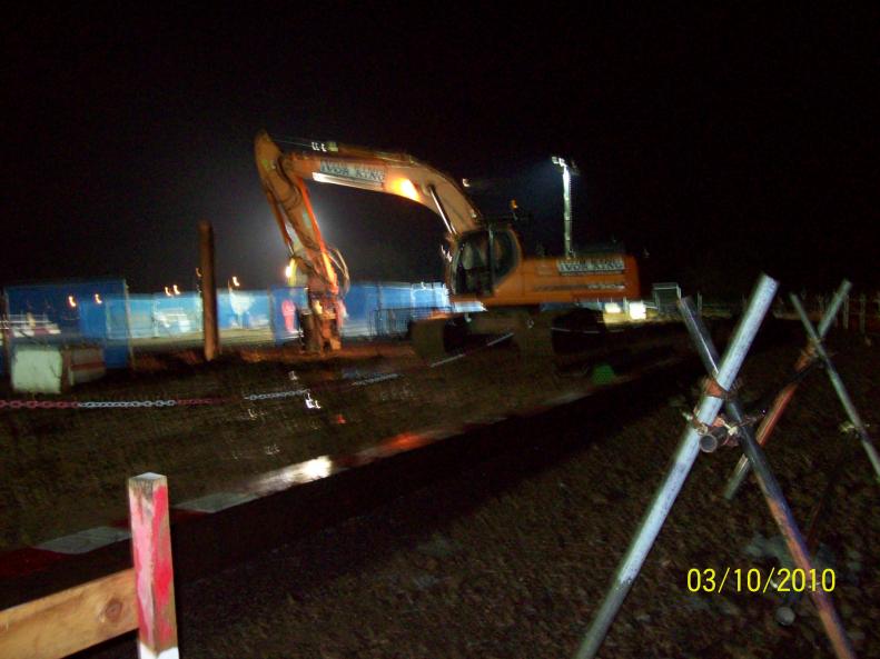 Possession No 4  - Ivor King Movax rig removing the back face sheet piles.