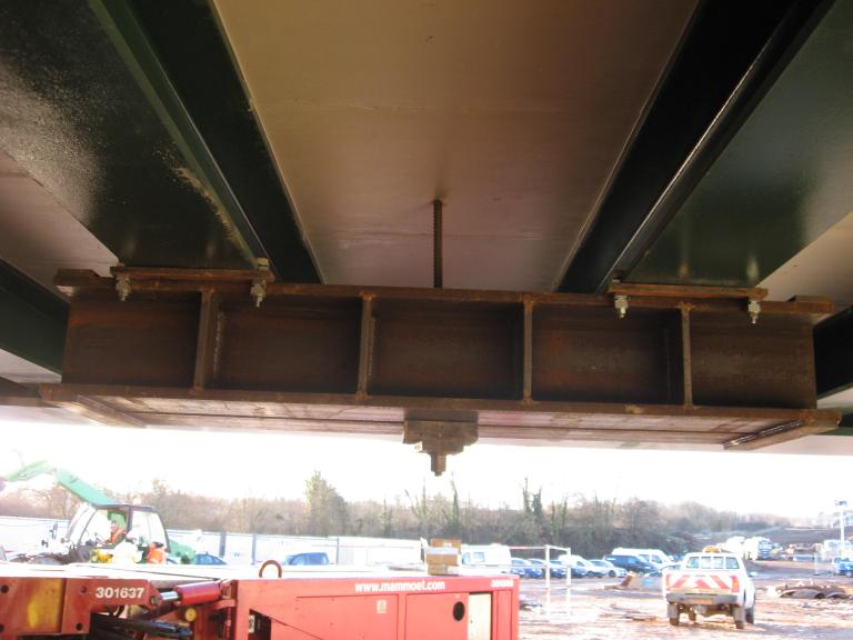 Bottom beam installed as part of the carrier system 26mm bar 