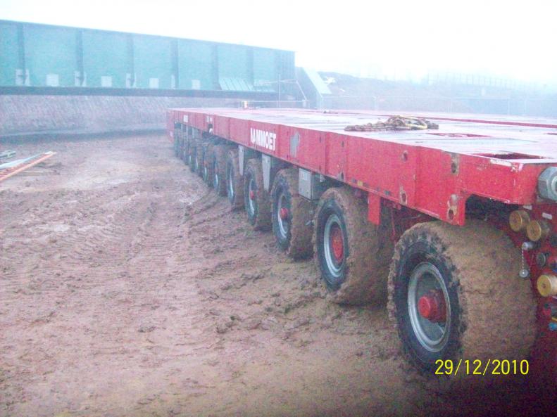 Mammoet clearing site - serious mud problems.