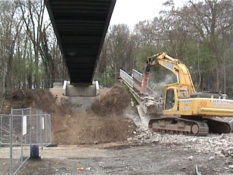 Side spans being broken up.