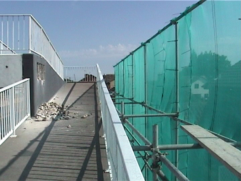 Bridge closed - Screen completed