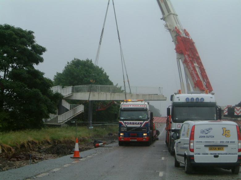 East Span being rigged for lifting