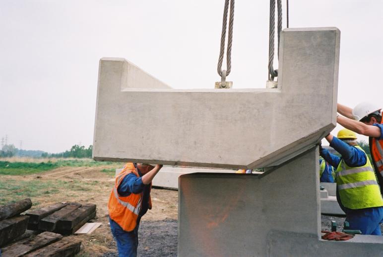 Bridge edge units being trial erected.