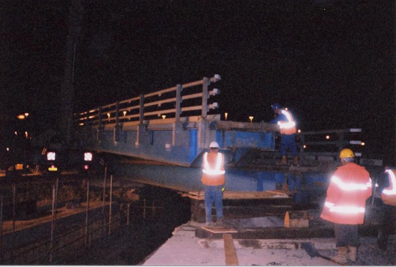 Temporary Bridge installed to give access to the central deck.
