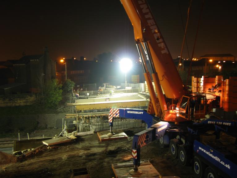 Demag 500t crane lifting in the Bridge Units.