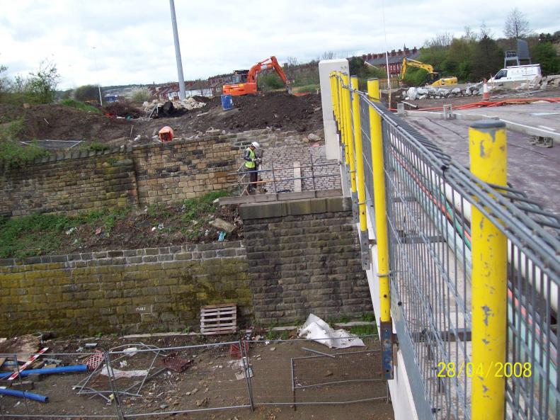 Finishing works ongoing to build the walls and abutment tops.