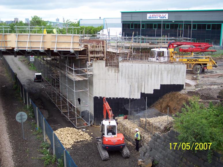 North abutment diapraghm being cast.