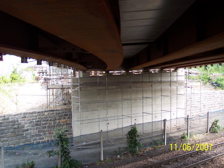 Scaffold infront of the abutment with Hook Bolts