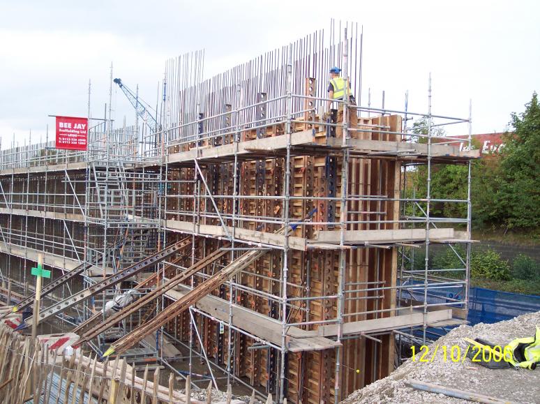 Formwork erected on the wingwall.