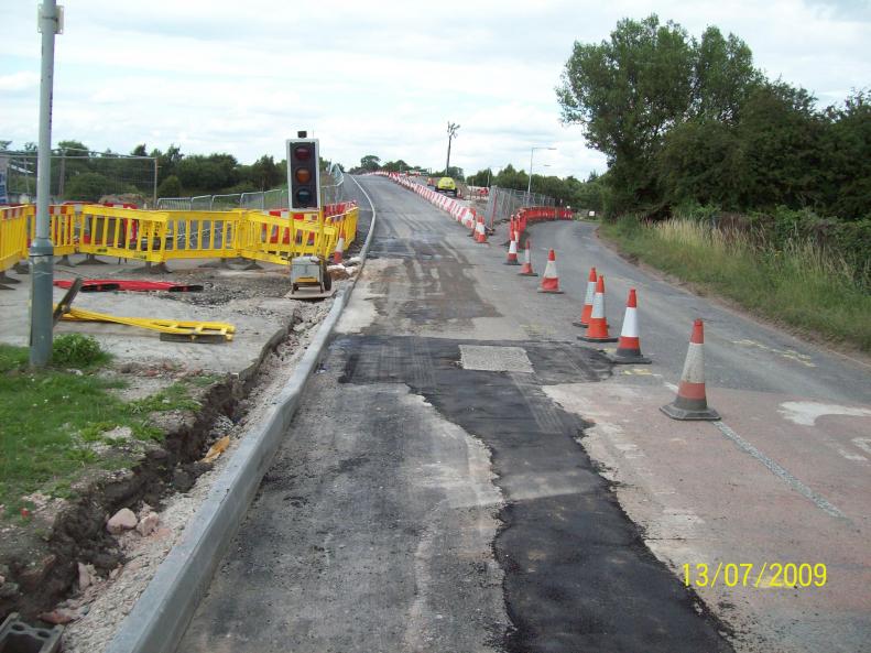 Eckington Bridge open under traffic lights ready to allow the bridge demolition to start.