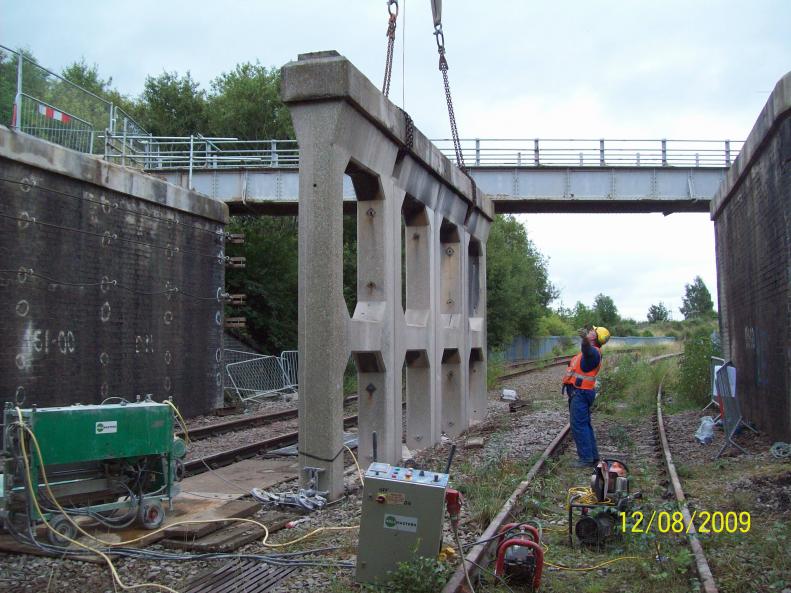 Header beam being lifted (worst case lift)