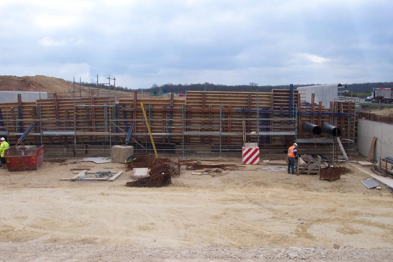 Screen wall Formwork being set up on the North Abutment 