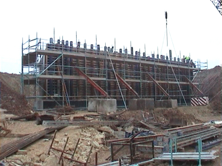 Formwork fixed to the East abutment 