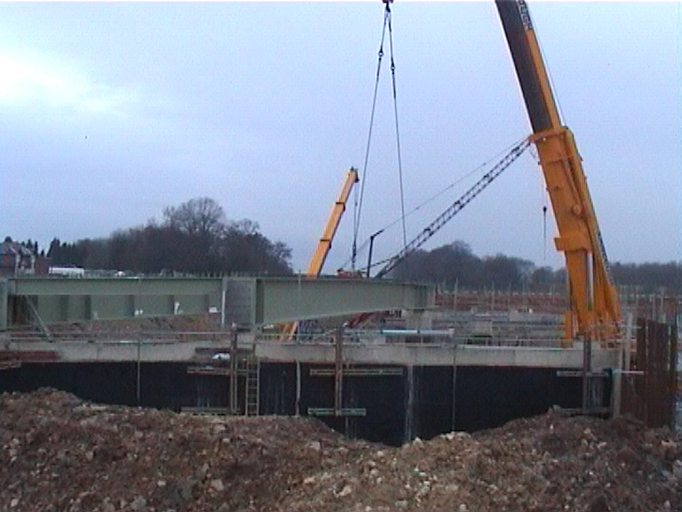 Crane lifting in girders 